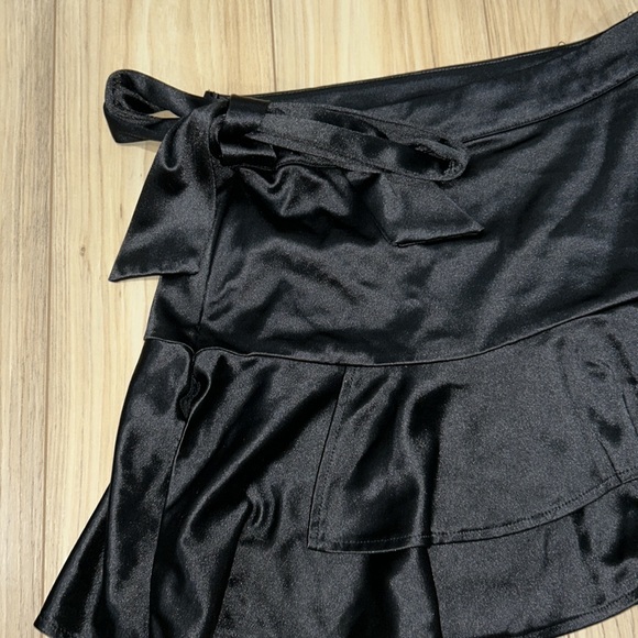 Black skirt - Picture 2 of 2